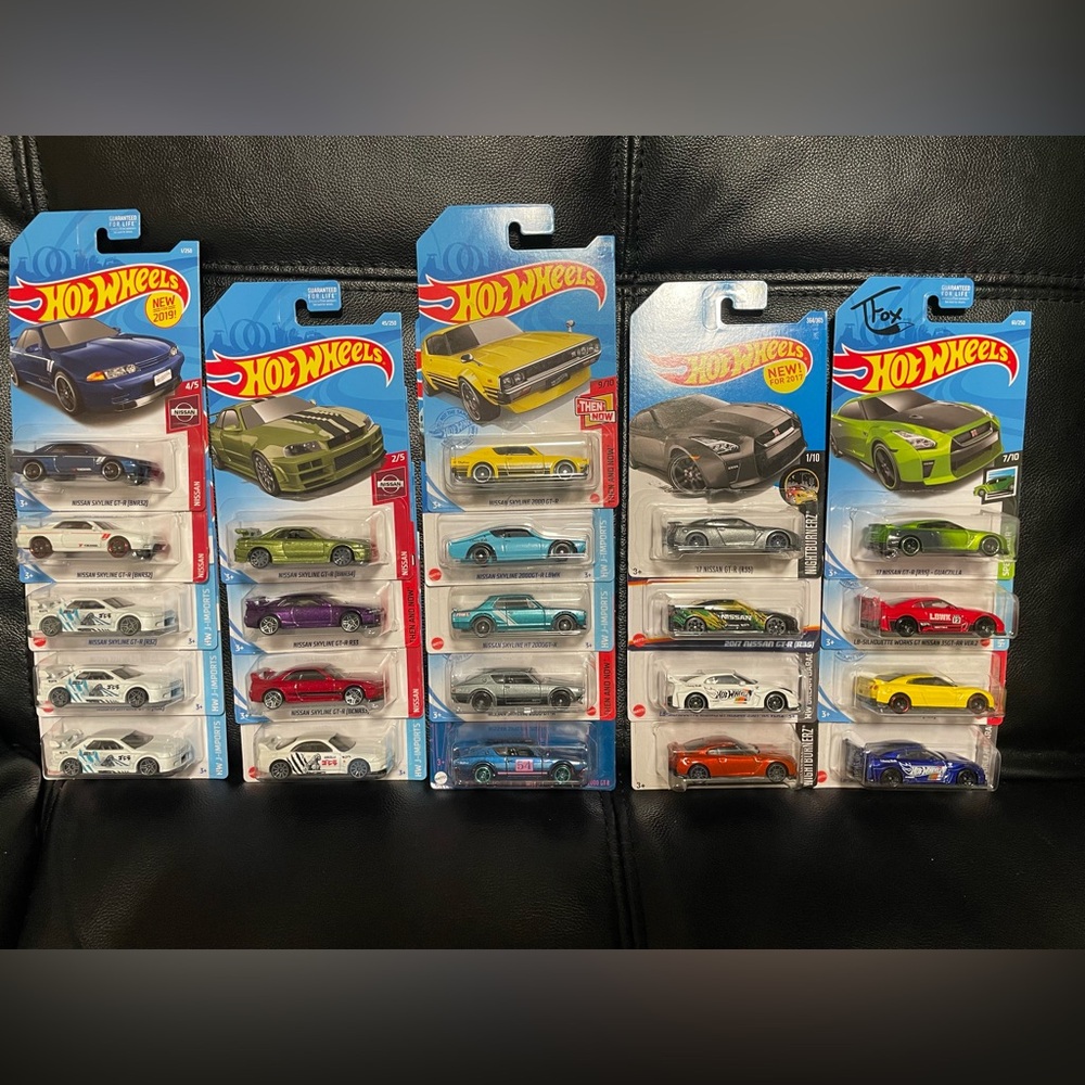 bundle of 22 nissan skyline hot wheels